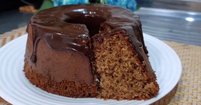 Bolos: Delicie-se com um Bolo de Aveia com Sabor Inconfundível de Pão de Mel!