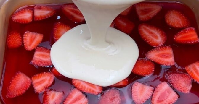 Sobremesas: Sobremesa de Gelatina com Morango
