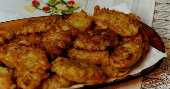 Salgados: Bolinho que faço quando acaba a carne e então ninguém sente falta, é salgado, temperado e econômico