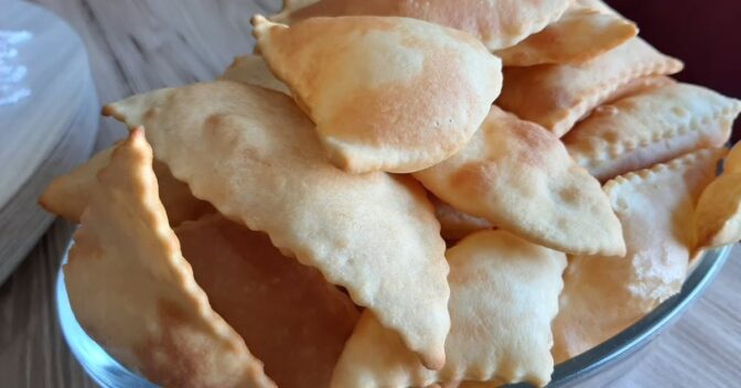 Salgados: Aprenda a fazer o incrível “Orelha de Padre” sem fermento, um bolinho salgado com sabor irresistível
