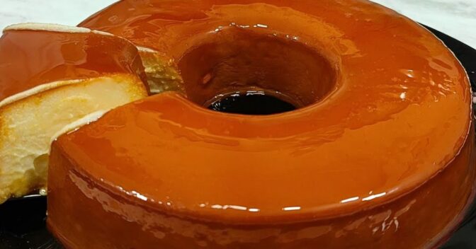 Sobremesas: Esta receita de pudim com 2 ingredientes é a prova de que menos realmente pode ser mais