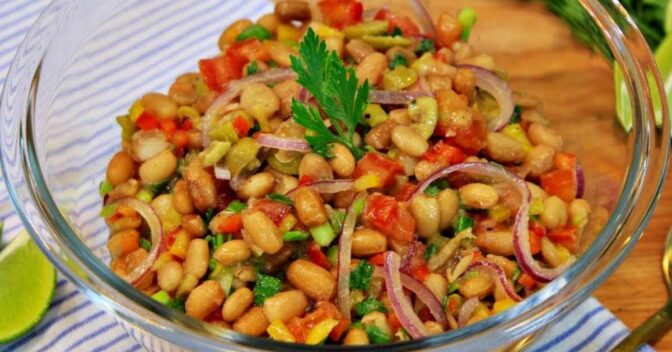 Saladas: Salada de feijão carioca receita fresca perfeita para quem busca algo leve, mas cheio de sabor e sustância