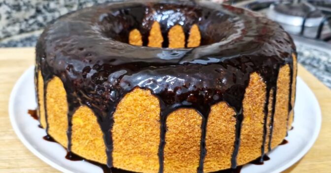 Bolos: Bolo de Cenoura sem Trigo e sem Leite: Receita Feita no Liquidificador e Cobertura de Chocolate