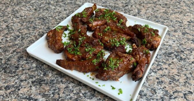 Carnes: Costelinha de Porco na Frigideira Com Molho: Uma Explosão de Sabores!