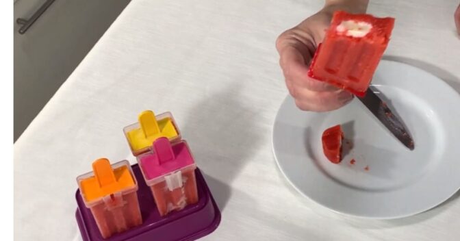 Sobremesas: Refresque-se com Paleta Mexicana de Morango com Leite Condensado!