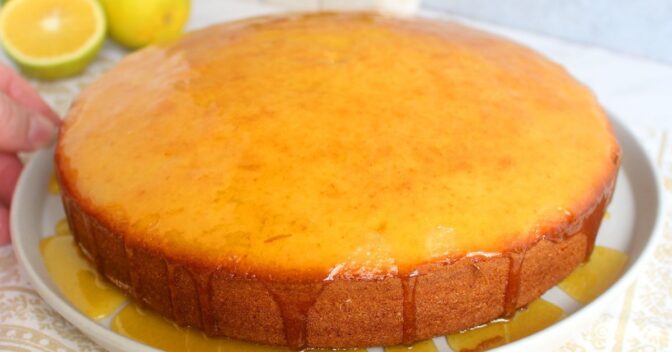 Bolos: Bolo de Laranja com Calda Caramelizada: Uma Delícia Imperdível