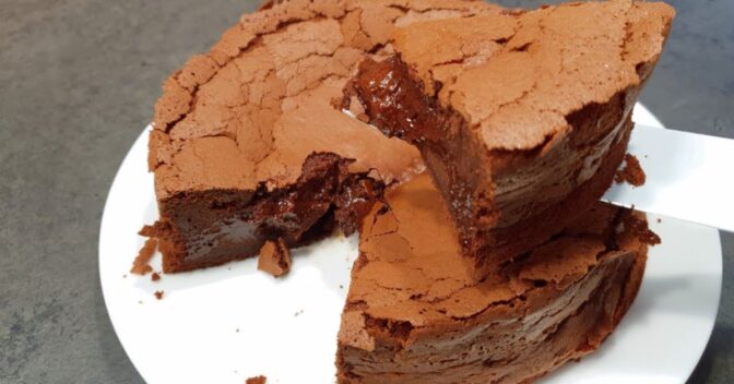 Bolos: Fondant tem consistência semi-líquida no centro que pode ser comparada a um “coração” derretido quando cortado