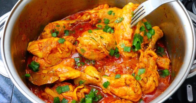 Carnes: FRANGO COZIDO SIMPLES COM MOLHO, SUCULENTO QUE DESMANCHA NA BOCA