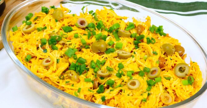 Salgados: RECHEIO DE FRANGO FÁCIL PARA TODO TIPO DE SALGADO (Coxinha, Esfirra, Empadão, Panqueca)