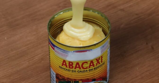 Sobremesas: Adicionei leite condensado na lata de abacaxi e me surpreendi com o resultado!