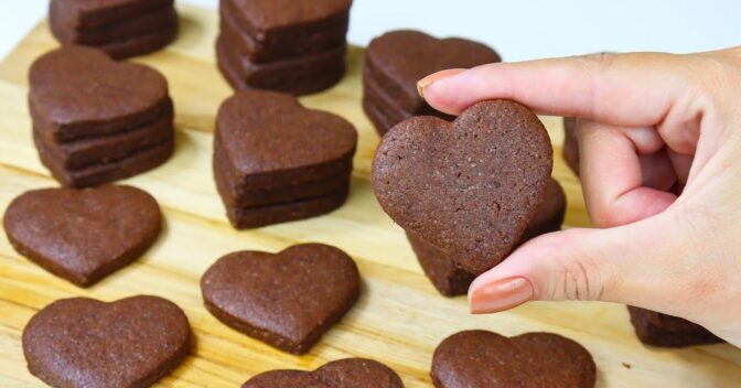 Doces: DERRETE NA BOCA, VOCÊ NÃO VAI MAIS COMPRAR BISCOITO DE CHOCOLATE DEPOIS DESSA RECEITA
