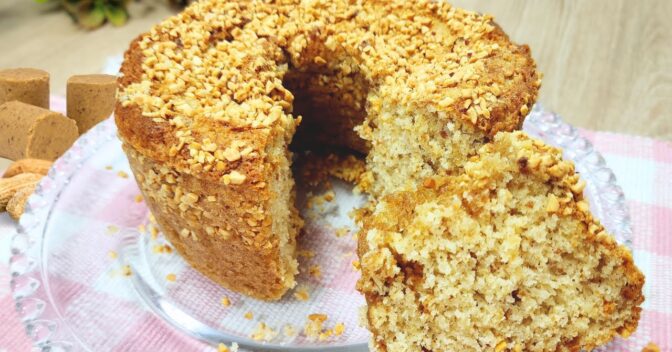 Bolos: Deixe a magia acontecer enquanto esse bolo de paçoca assa e preenche sua casa com um perfume irresistível de amendoim