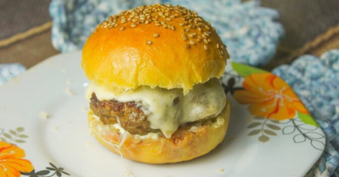 Pães: Aprenda a fazer um delicioso pão de hambúrguer sem gastar muito