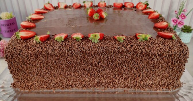 Bolos: FAZENDO UM BOLO GRANDE DE ANIVERSÁRIO COM DOIS RECHEIOS DELICIOSOS