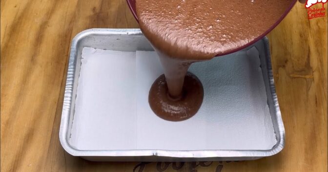 Bolos: Coloque papel toalha na forma de bolo, e você não vai querer fazer de outro jeito