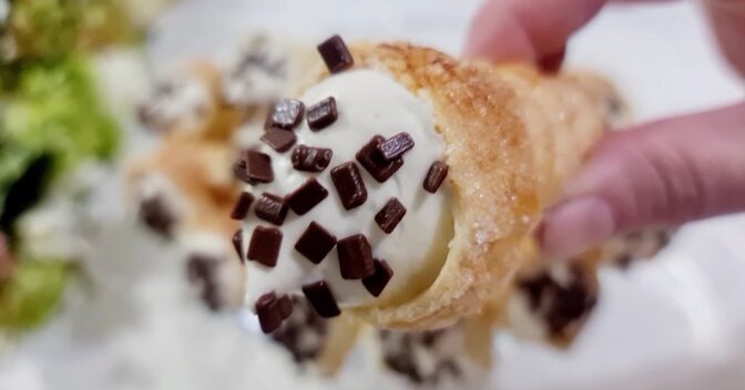 Doces: CANUDINHOS DE CREME SOMEM DA MESA EM UM INSTANTE, APRENDA