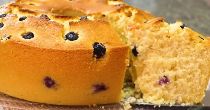 Bolos: ESSE BOLO DE LIMÃO É O QUE FALTAVA VOCÊ FAZER!