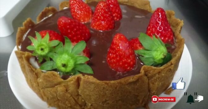 Bolos: Cheesecake de geladeira com ganache chocolate
