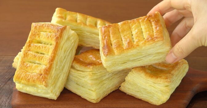 Sobremesas: Pastel folhado doce e crocante com um toque especial que o torna irresistível
