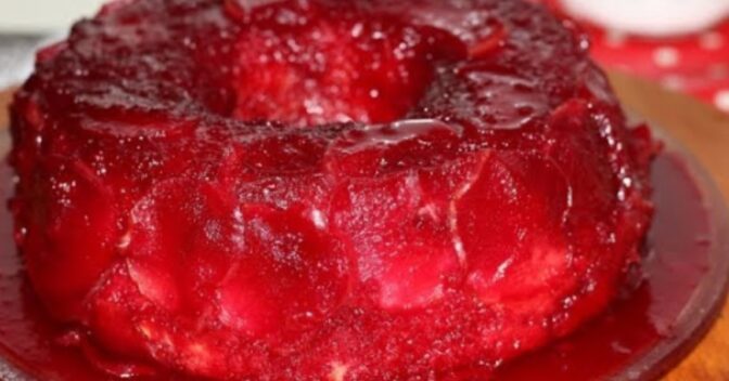 Bolos: Bolo de maçã e groselha fica assim lindo e o cheirinho vai longe