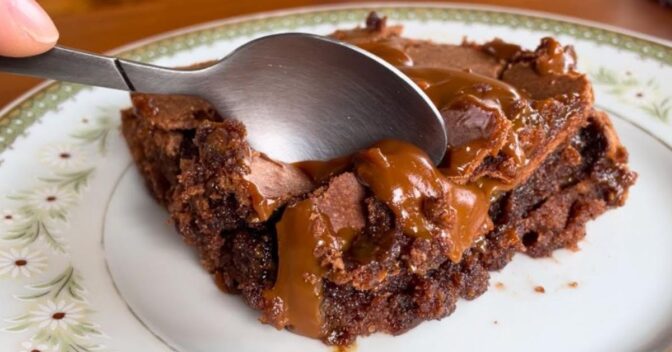Bolos: Brownie que já sai recheado do forno, o mais difícil é esperar esfriar