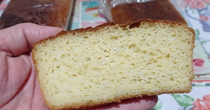 Pães: Pão de fubá de massa mole para comer com nata e mu-mu