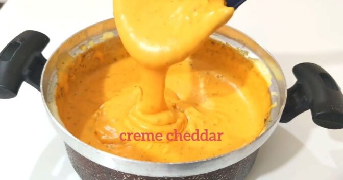 Lanches: Aprenda a fazer um creme cheddar irresistível para seus hambúrgueres e batatas fritas