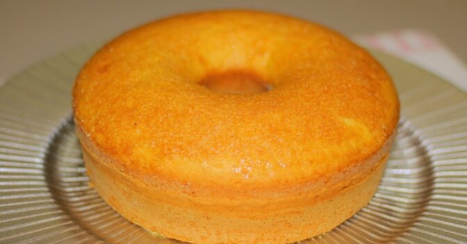 Bolos: BOLO QUE FAÇO QUANDO NÃO TENHO OVOS E NEM LEITE FICA FOFINHO E DELICIOSO