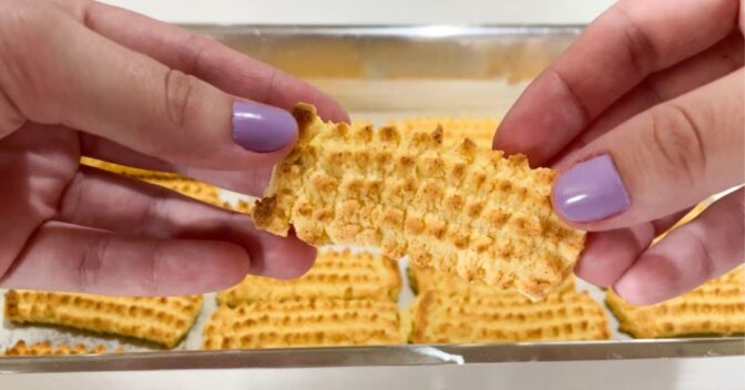 Lanches: BOLACHA CASEIRA DE FUBÁ, MACIA E MUITO SABOROSA