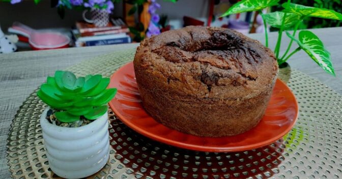 Sobremesas: Irresistível Bolo de Chocolate na AirFryer em Instantes