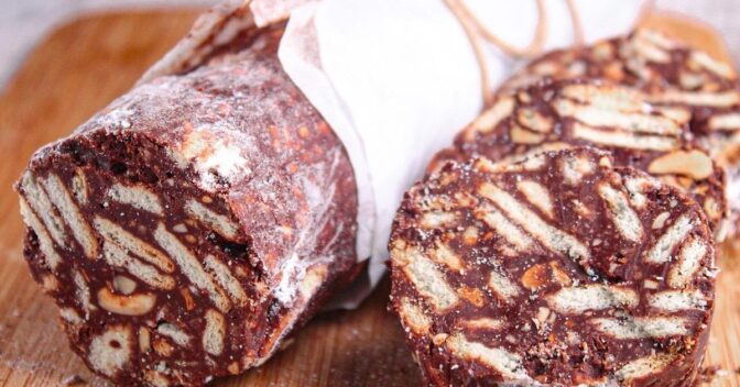 Sobremesa: Já provou o irresistível e simples salame de chocolate?