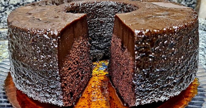 Bolos: Meu marido duvidou, mas meu bolo pudim de chocolate muito chocolatudo foi um sucesso total