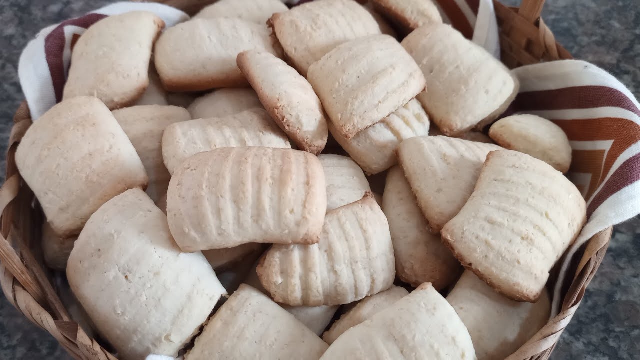 Lanches: Descubra o Passo a Passo para Preparar Deliciosos Biscoitos de Coco Ralado Caseiros que Derretem na Boca 