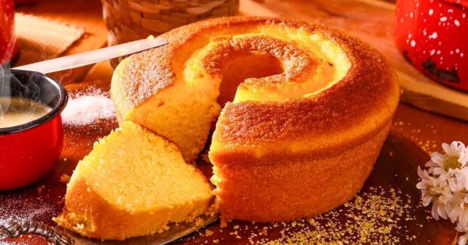 Bolos: Desfrute do Delicioso Bolo de Fubá sem Ovo e sem Leite, Feito com Apenas Três Ingredientes!